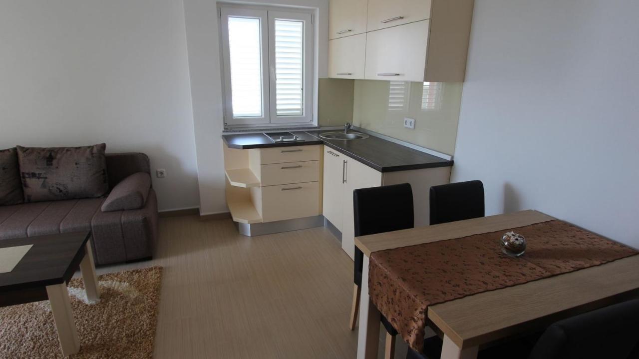 Apartments Jela Sveti Vid-Miholjice Eksteriør billede