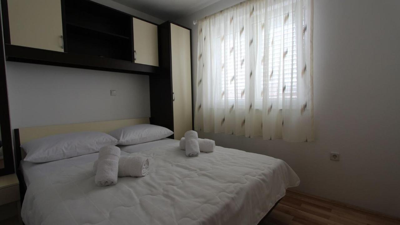 Apartments Jela Sveti Vid-Miholjice Eksteriør billede