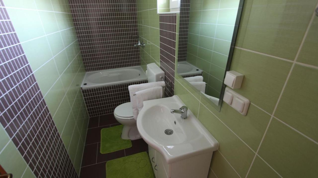 Apartments Jela Sveti Vid-Miholjice Eksteriør billede
