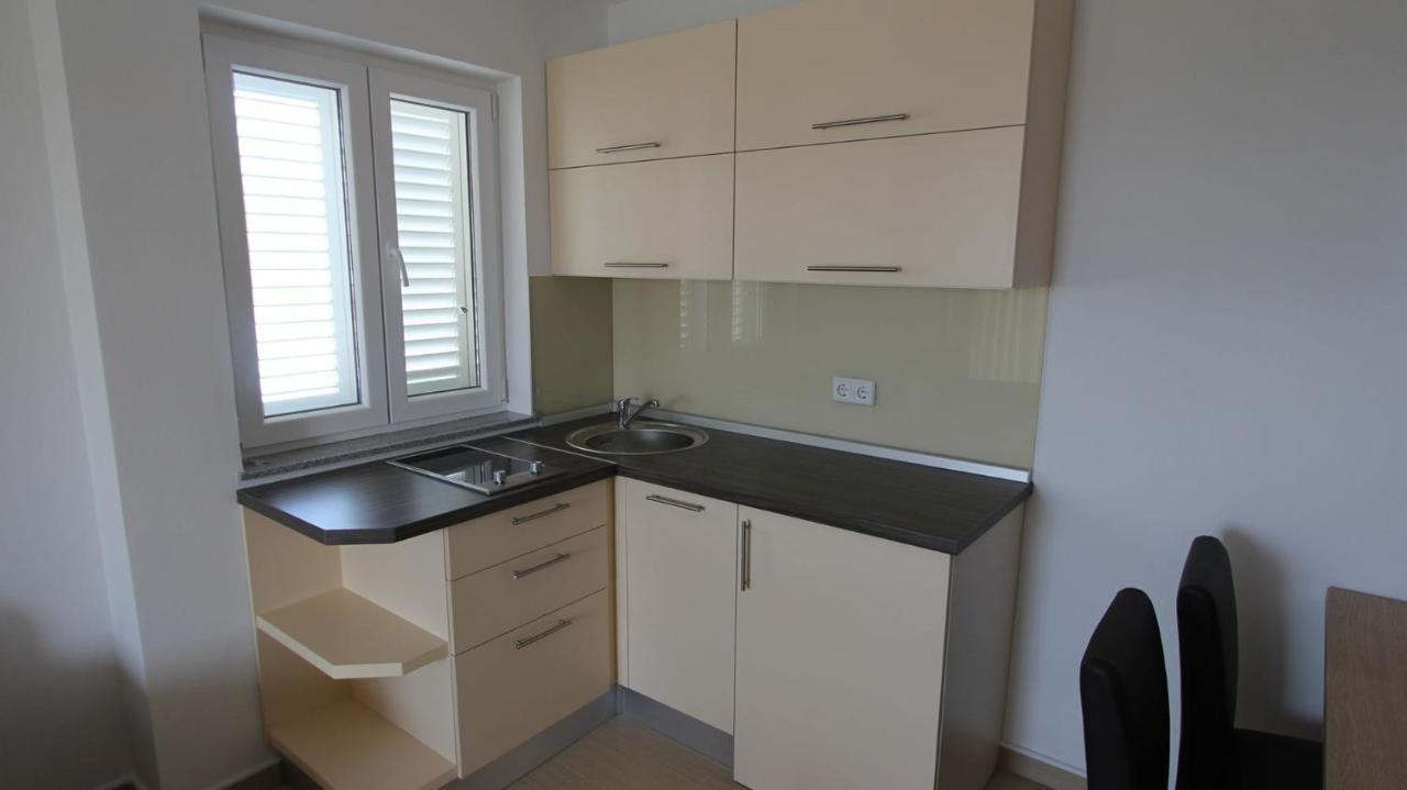 Apartments Jela Sveti Vid-Miholjice Eksteriør billede